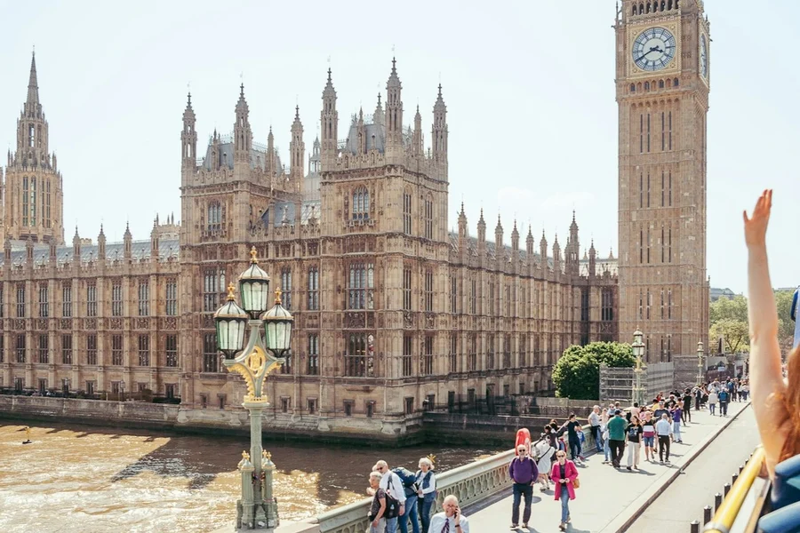 London: Tootbus Hop-on Hop-off Tour + Thames River Cruise, at London City Tours