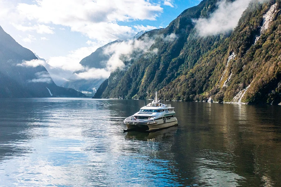 Te Anau-ból: Milford Hajókázás és Retúr Transzferek, Queenstown