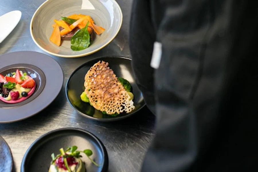 London: 4-Course Lunch on a Panaromic Bus Tour by Bustronome, London