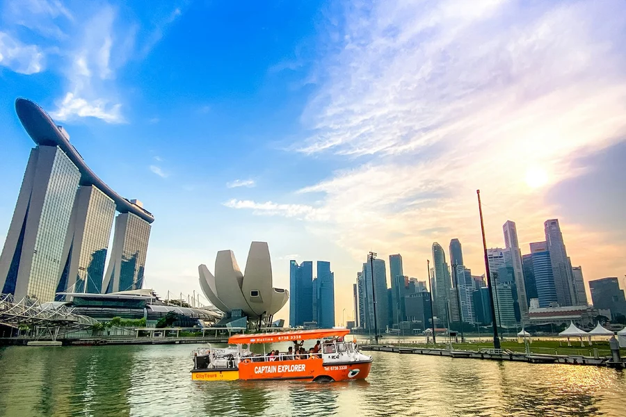 1-hour Singapore Guided Captain Explorer DUKW® Tour, Singapore