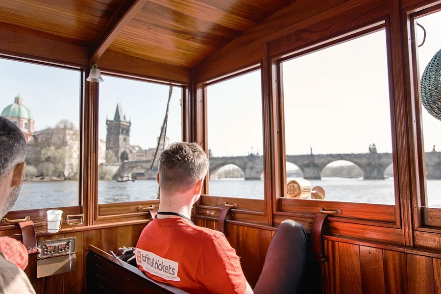 6-timers guidet tur i Prags gamle bydel, Vltava-flodkrydstogt og sightseeing ved Prags Slot med frokost, Prague