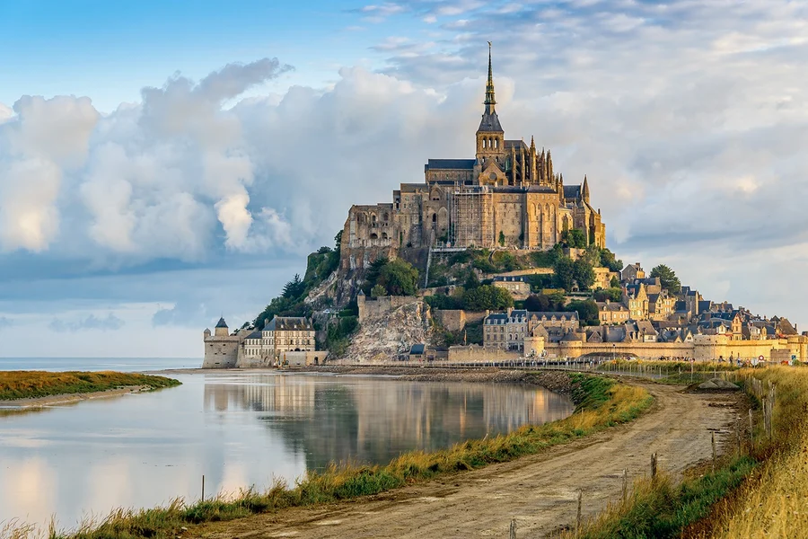 Full-Day Guided Tour of Mont-Saint-Michel with Round-Trip Transfers from Paris, Normandy