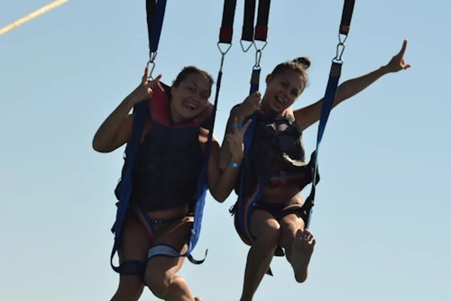 Hurghada: Guided Parasailing Experience + Roundtrip Transfer, Hurghada