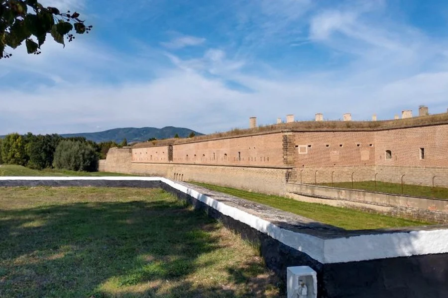 Terezin Concentration Camp: Maliit na Grupo na Tour mula sa Prague, at Rudolfinum, Prague