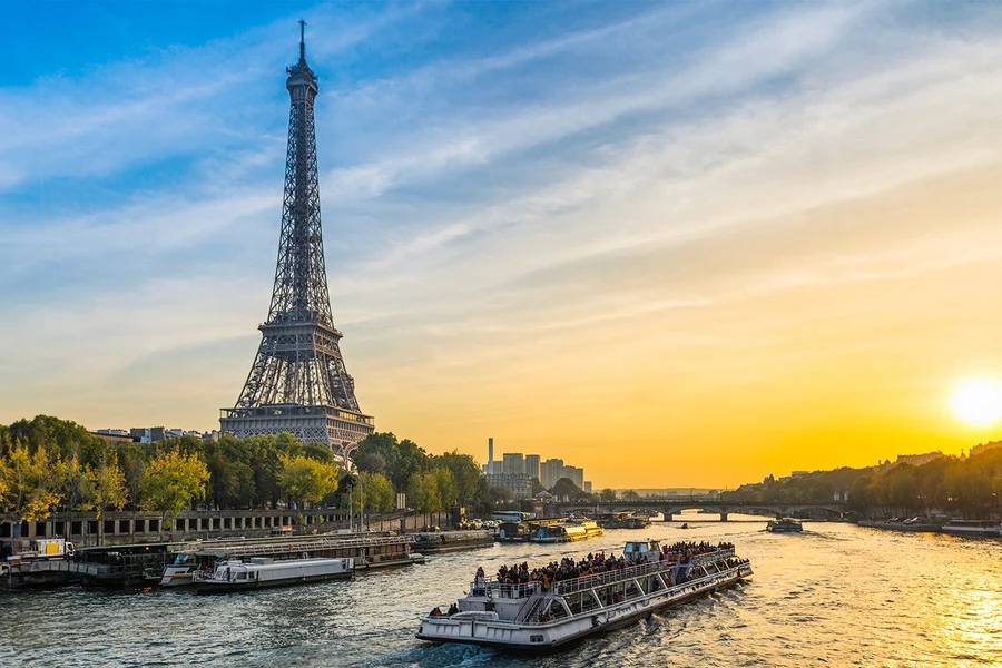 Combo: Eiffel Tower Guided Tour by Elevator with Seine River Cruise, Paris