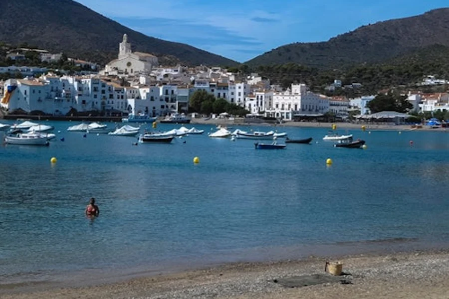 Cadaques, Dalí House & Dalí Museum: Small-Group Ultimate Dalí Tour, Barcelona