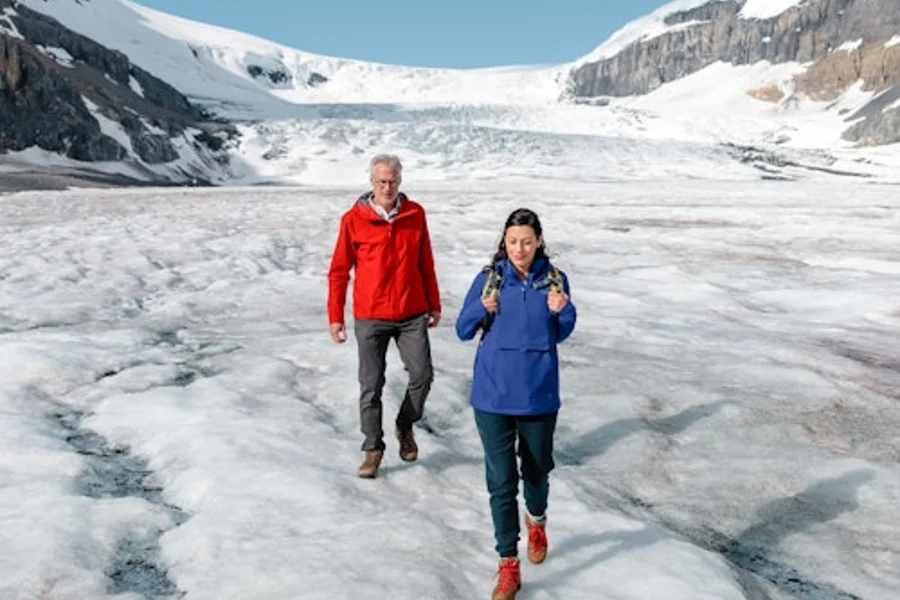 Columbia Icefield Discovery Centre: Ice Explorer Glacier Tour + Skywalk Entry, Calgary