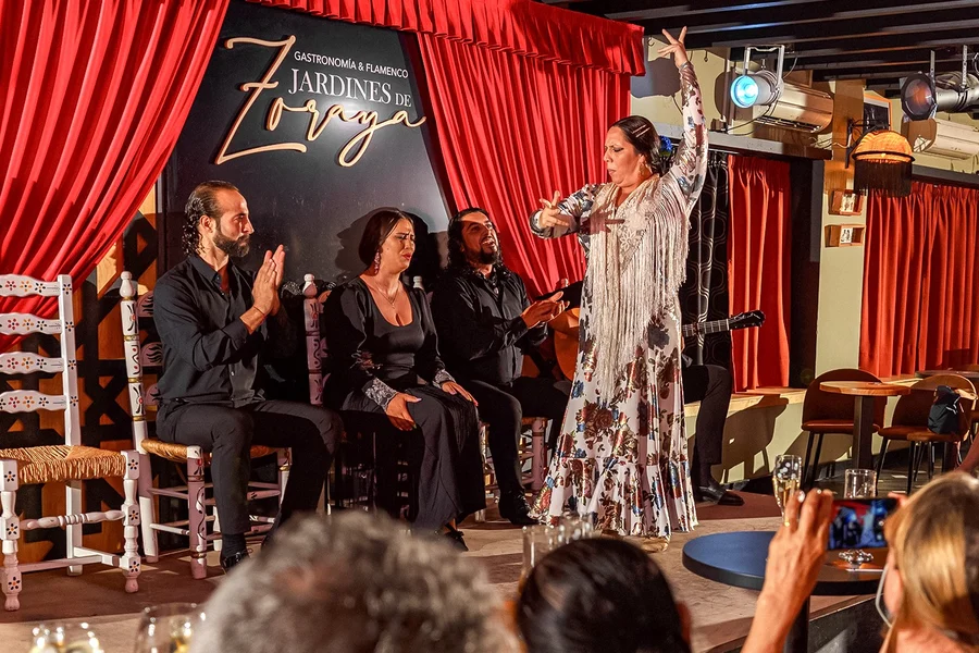 佐拉雅花园 - 弗拉门戈表演, at Tablao Flamenco Jardines de Zoraya, Granada