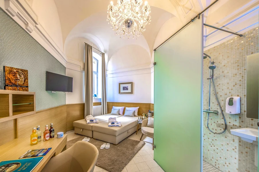 Boletos de Acceso Todo el Día al Spa de Lujo en el Baño Szechenyi con Cabina Privada, at Szechenyi Thermal Bath, Budapest