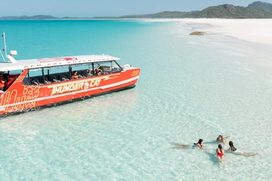 Airlie Beach: Thundercat Whitsundays All-Inclusive Day Tour + Buffet Lunch, Airlie Beach