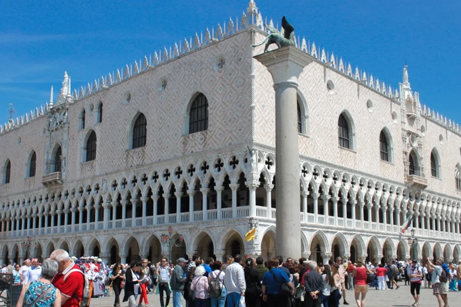 威尼斯三馆通票:科雷尔博物馆 & 道奇宫免排队门票, at Piazza San Marco, Venice