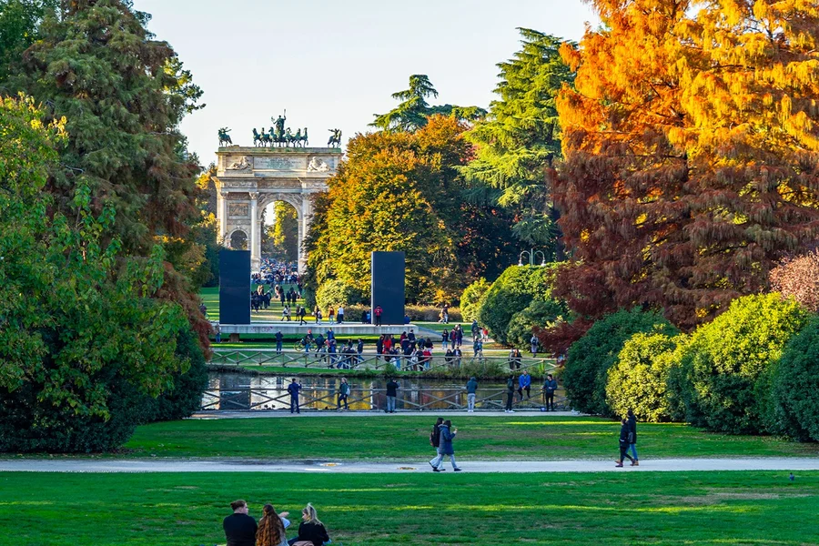Torre Branca ve Sforza Kalesi Rehberli Turu ile Park Gezisi, Milan