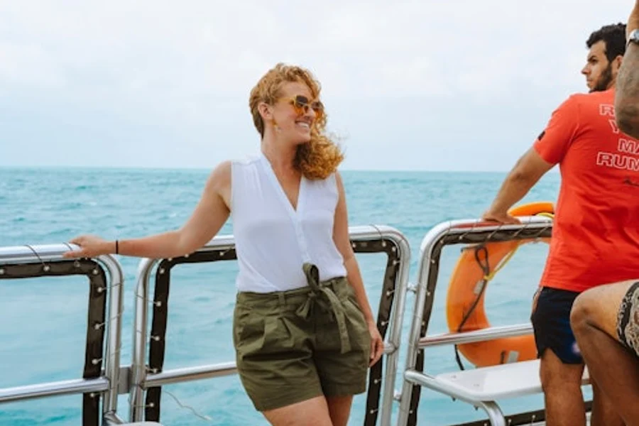 Waikiki: Daytime Glass Bottom Boat Tour, Hawaii