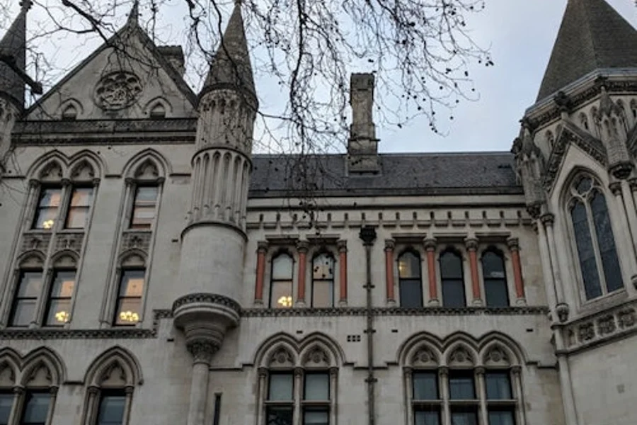 London: The City of Wizard Exploration Game, London
