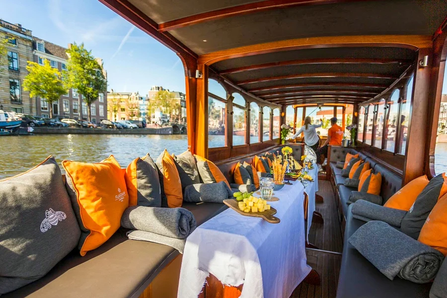 Amsterdam: Canal Cruise with Wine and Cheese, Amsterdam