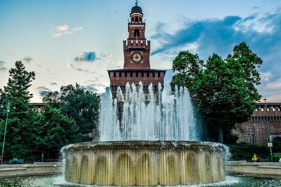 Sforza Kalesi ve Rondanini'nin Pieta'sı için Sesli Rehber ile Biletler, at Piazza Castello, Milan