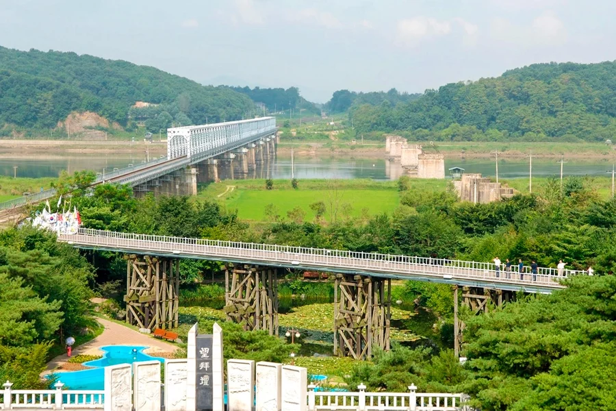 DMZ Full-Day Tour with Boat Riding Adventure in Imjin River, Seoul