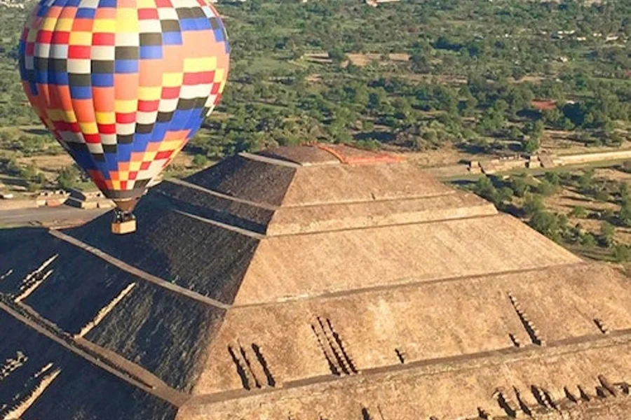 Teotihuacán Pyramids: Private Tour from Mexico City, San Juan Teotihuacán