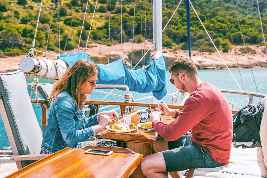 Z Athén: Celodenní plavba na ostrovy Agistri, Moni a Aegina s jídlem a nápoji, Athens